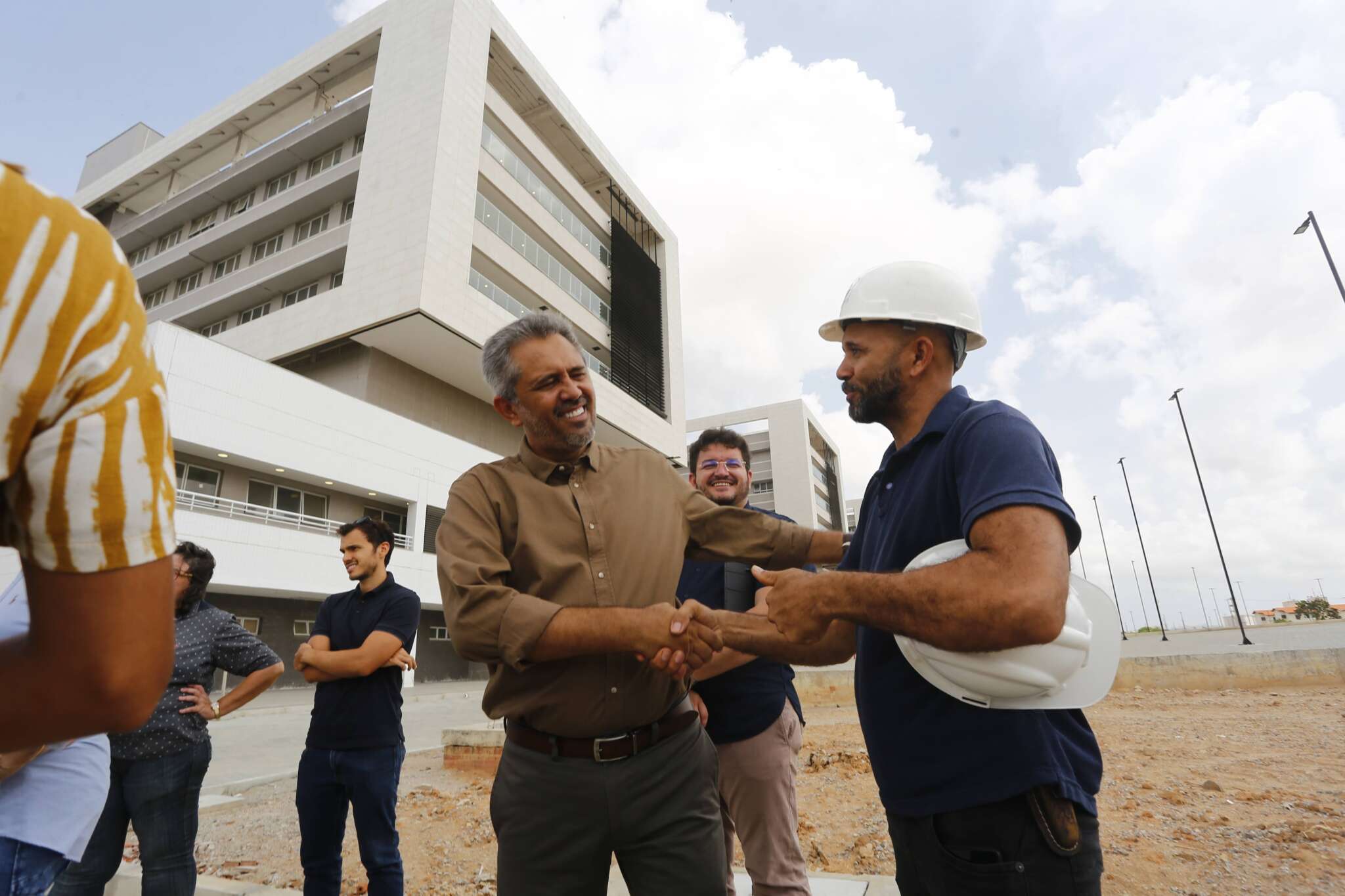 Governador Elmano acompanha ajustes finais para abertura do Hospital Universitário do Ceará (HUC), em fevereiro