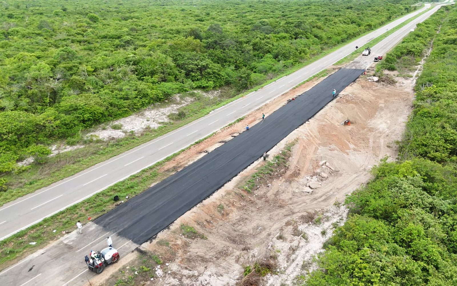 Em tempo recorde, SOP libera tráfego de veículos em trecho recuperado da CE-085, em Paracuru