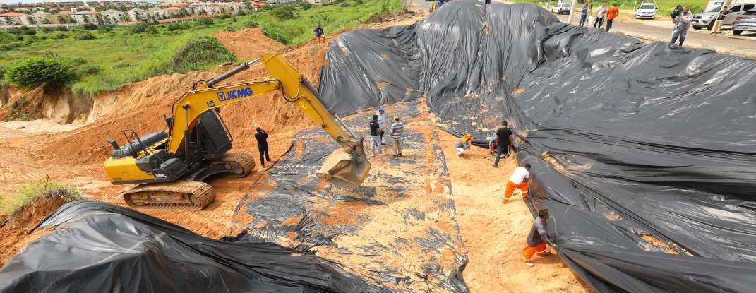Recuperação da CE-025, em Aquiraz, segue sob ação do Governo do Ceará