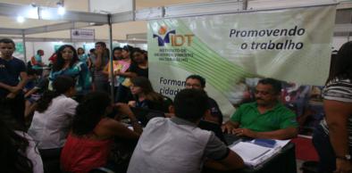 STDS e SINE/IDT viabilizam inserção de trabalhadores em mais 2.360 vagas em dezenas de empresas