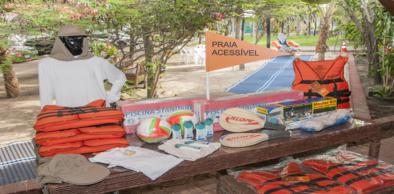 Equipamentos do projeto Praia Acessível são apresentados