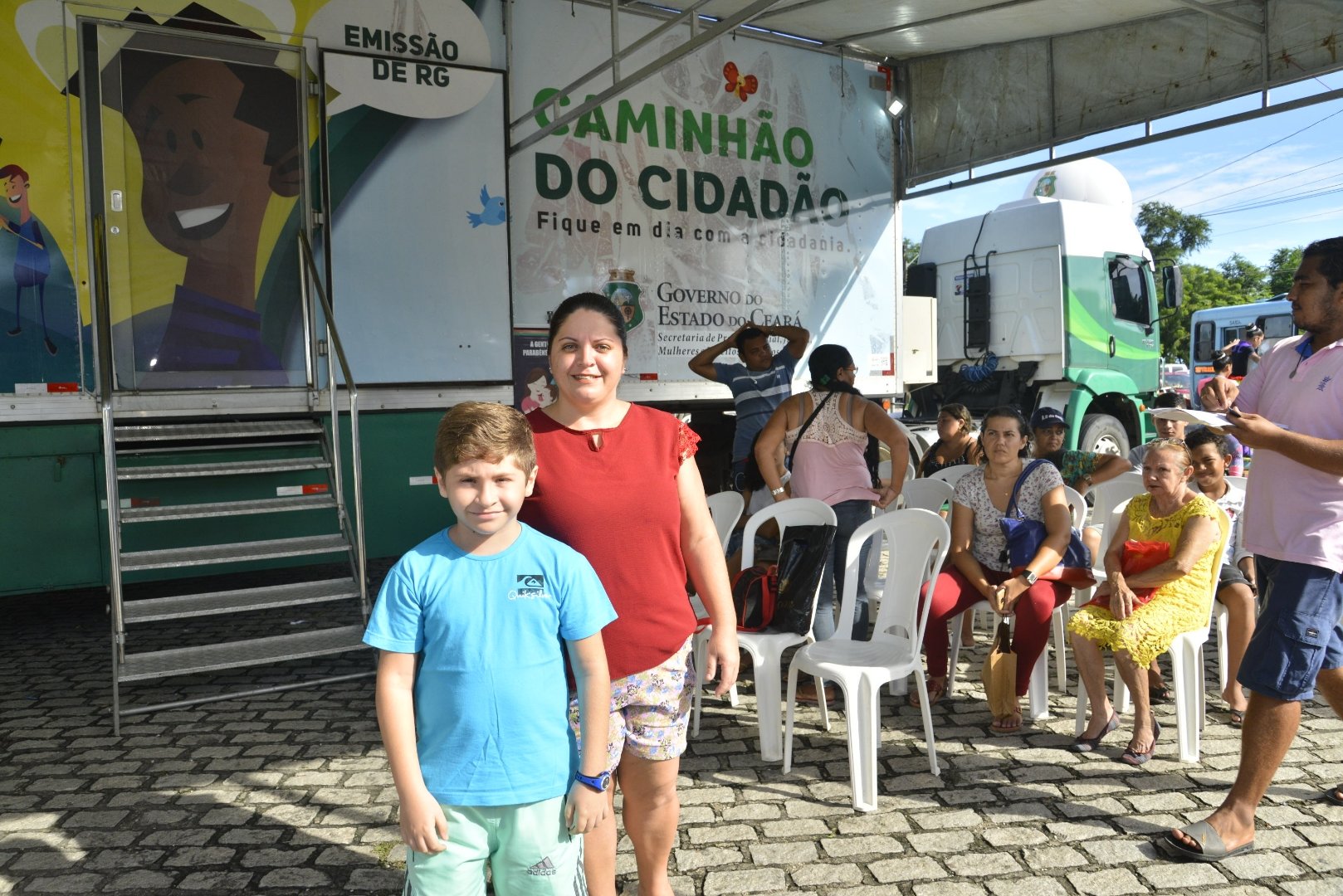 Caminhão do Cidadão atende sete comunidades em Fortaleza, Cruz e Viçosa do Ceará