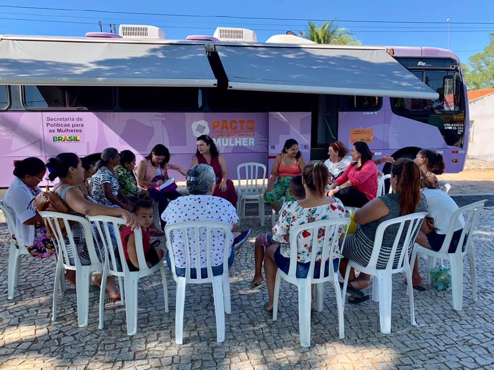 SPS realiza blitz educativa e leva debate sobre violência contra a mulher ao Cariri