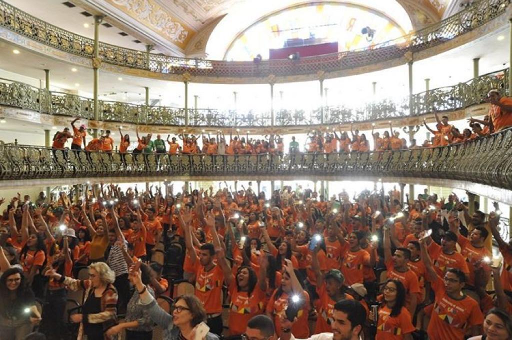 Governo do Ceará realiza pagamento de bolsas de estudo para 763 jovens do Superação