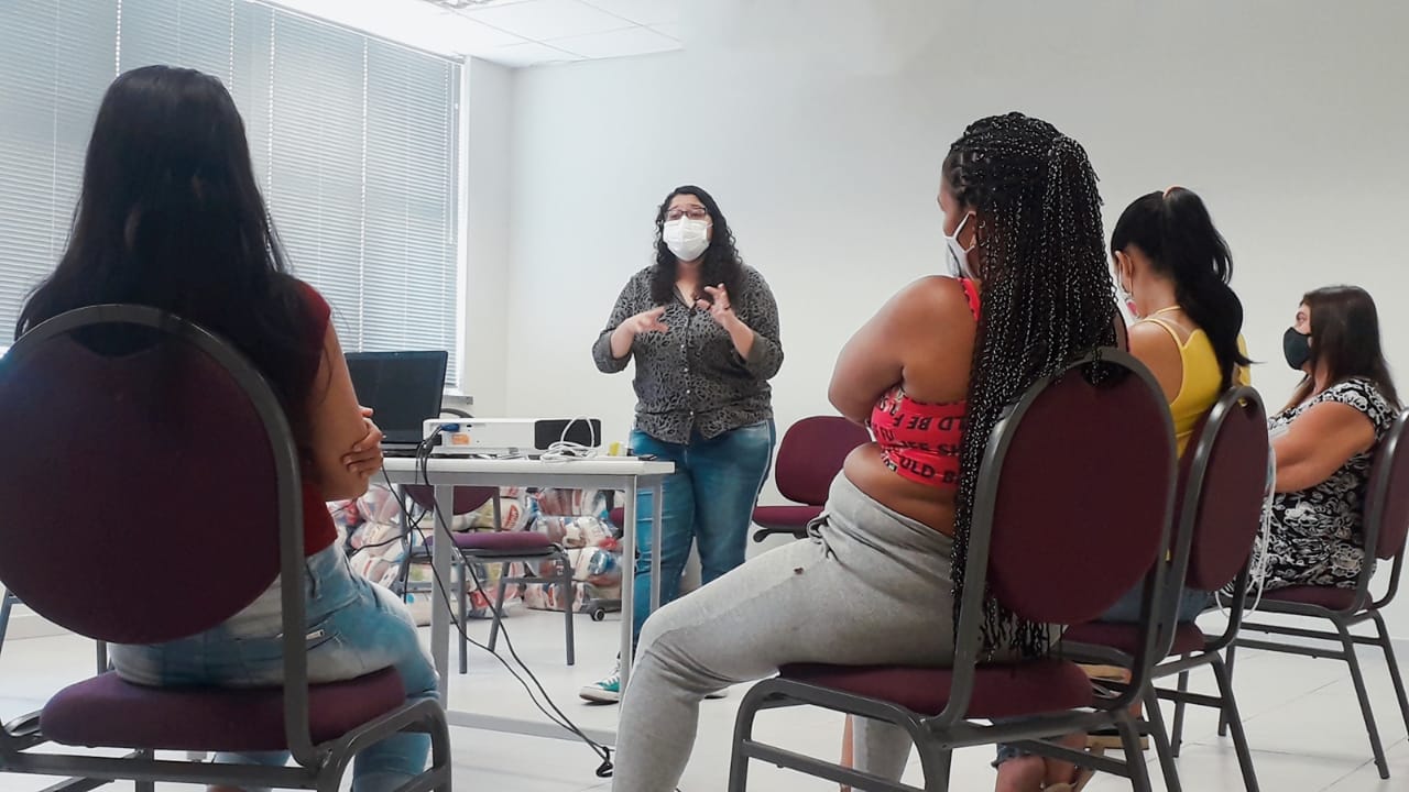 Mais de duas mil cestas básicas são entregues a mulheres em situação de violência