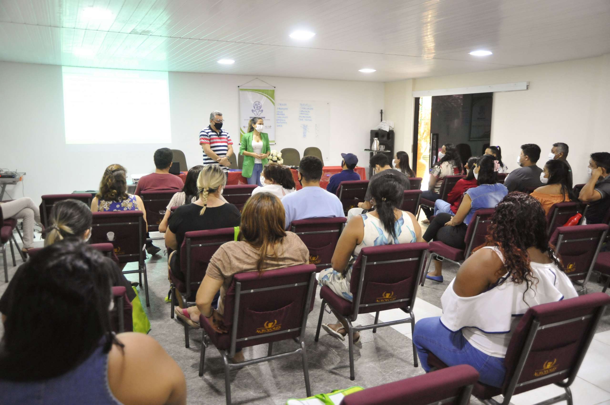 SPS capacita cuidadores de idosos do Abrigo Olavo Bilac