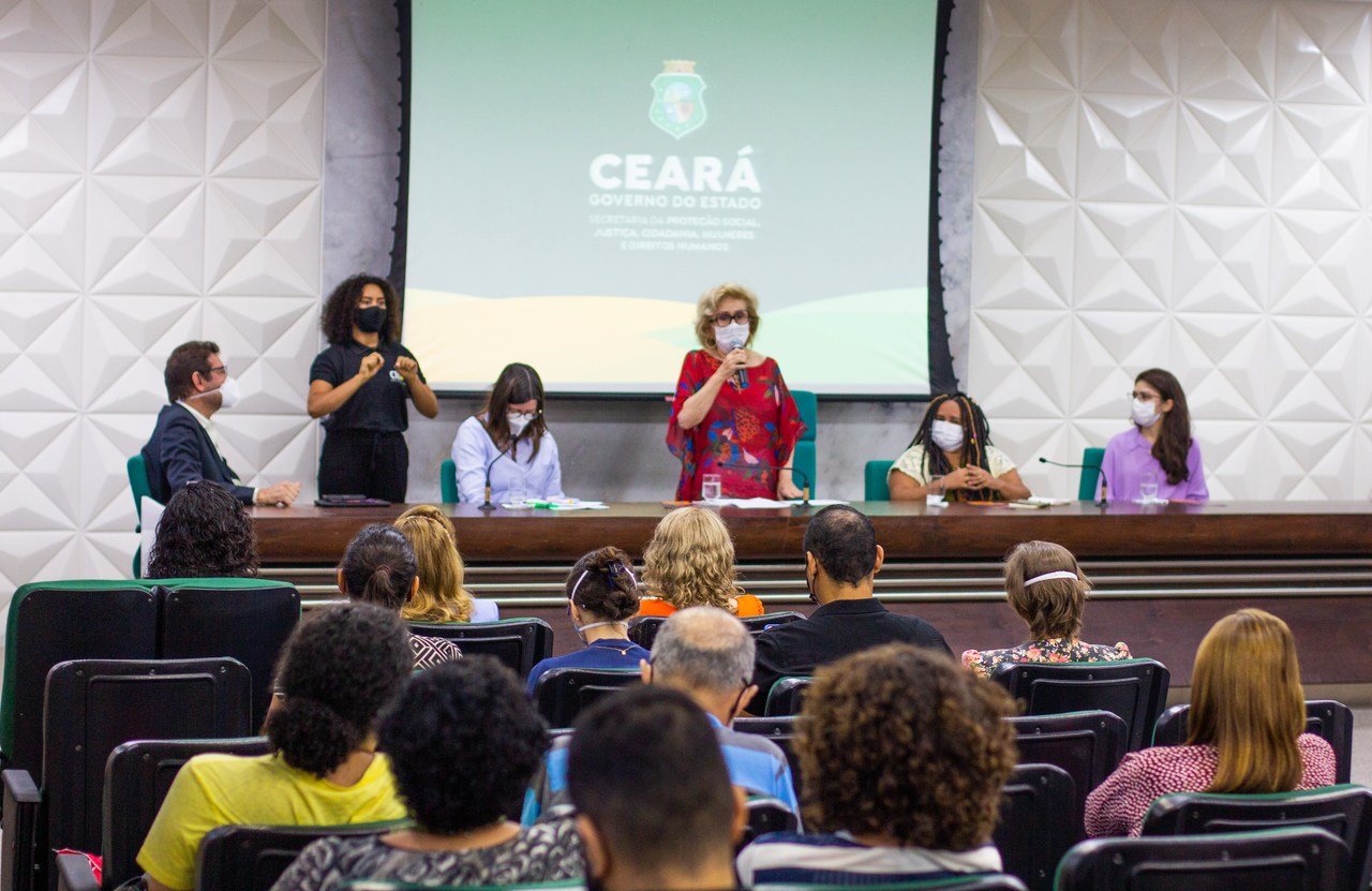 Resistência à ditadura e memória marcam abertura da Semana de Direitos Humanos