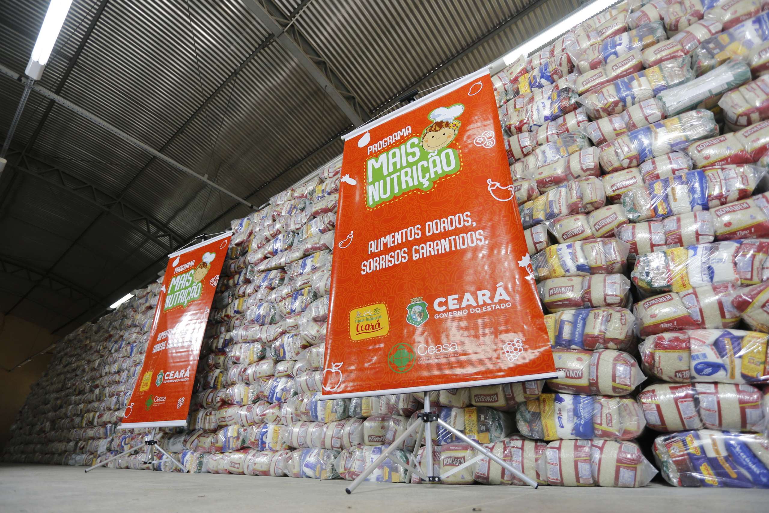 Governo do Ceará e Assembleia entregam 30 mil cestas às famílias em situação de vulnerabilidade