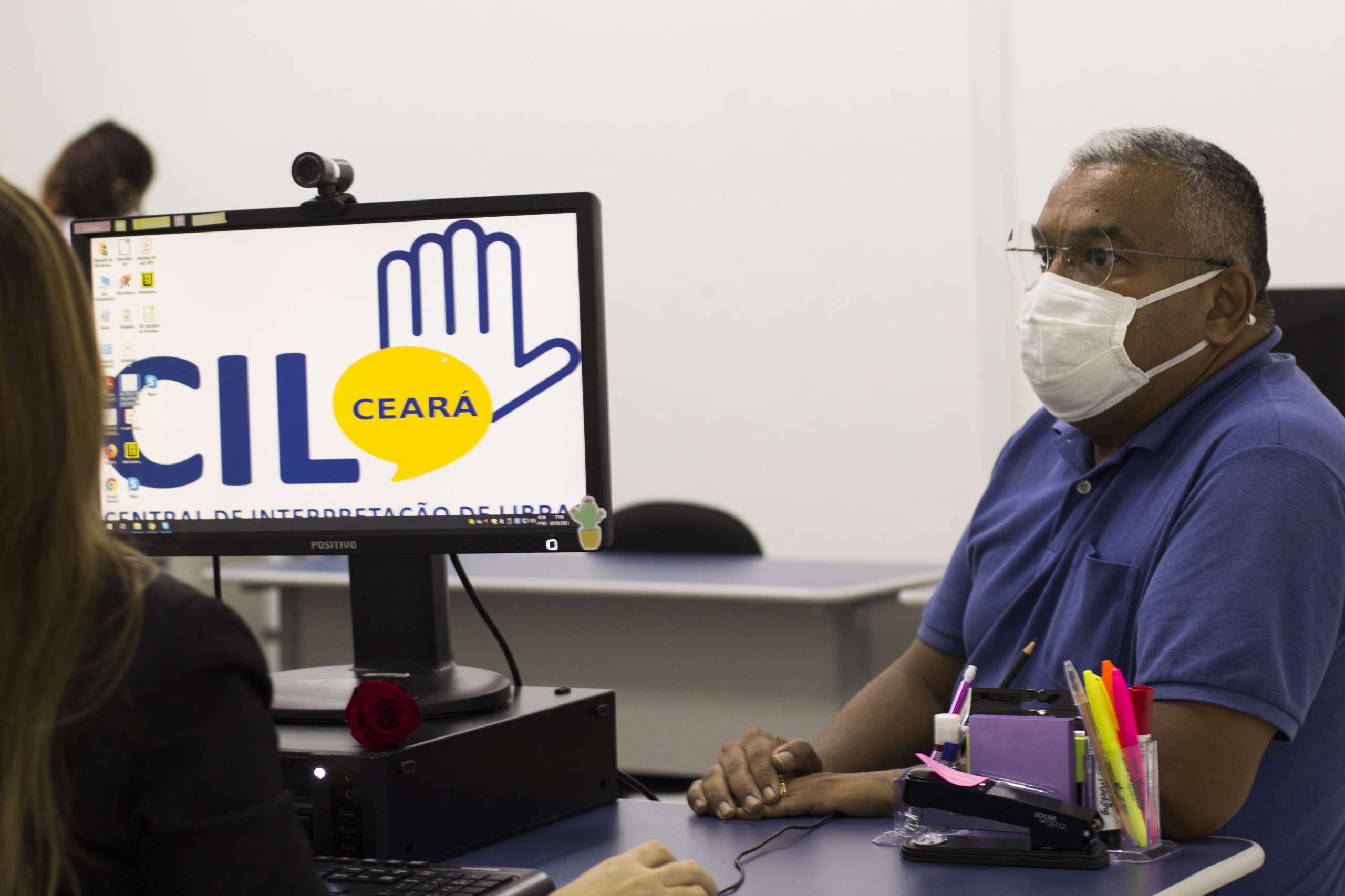 Atendimentos da Central de Intérpretes de Libras crescem 300% e chegam ao interior do Estado