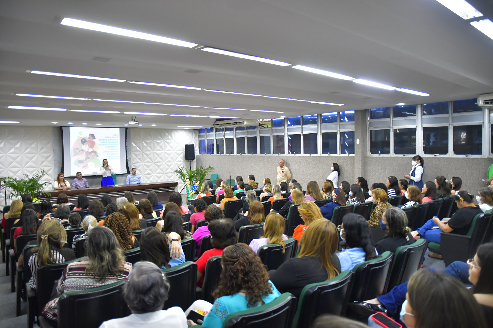 SPS inicia grupo de apoio para colaboradoras sobre maternagem