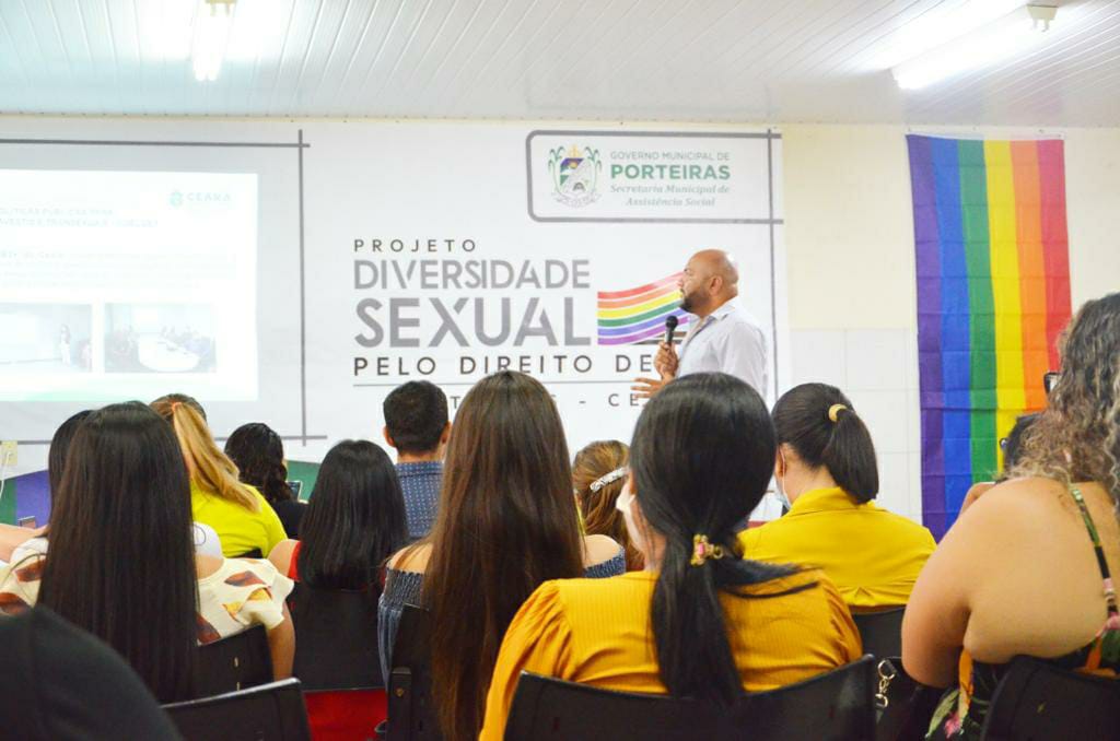Formações para profissionais da Rede Socioassistencial marcam o mês contra a LGBTfobia