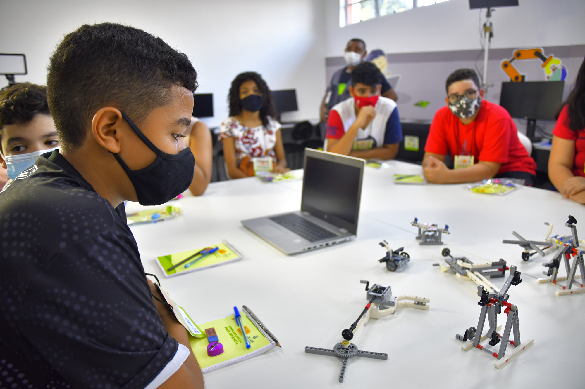 SPS promove cursos de Robótica e Informática para crianças e jovens nos complexos Sociais Mais Infância