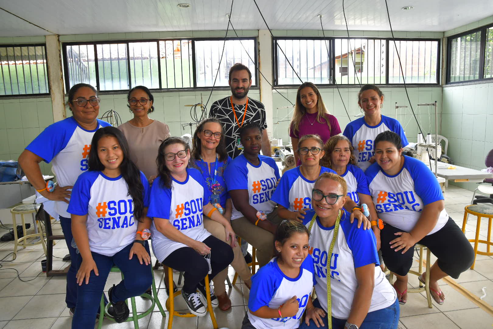 Migrantes participam de cursos profissionais de Costura e de Salgados no Ceará