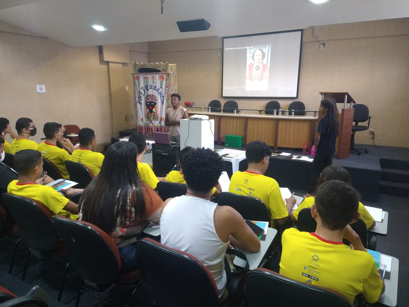 Oficinas de audiovisual fortalecem identidade racial para 300 jovens cearenses