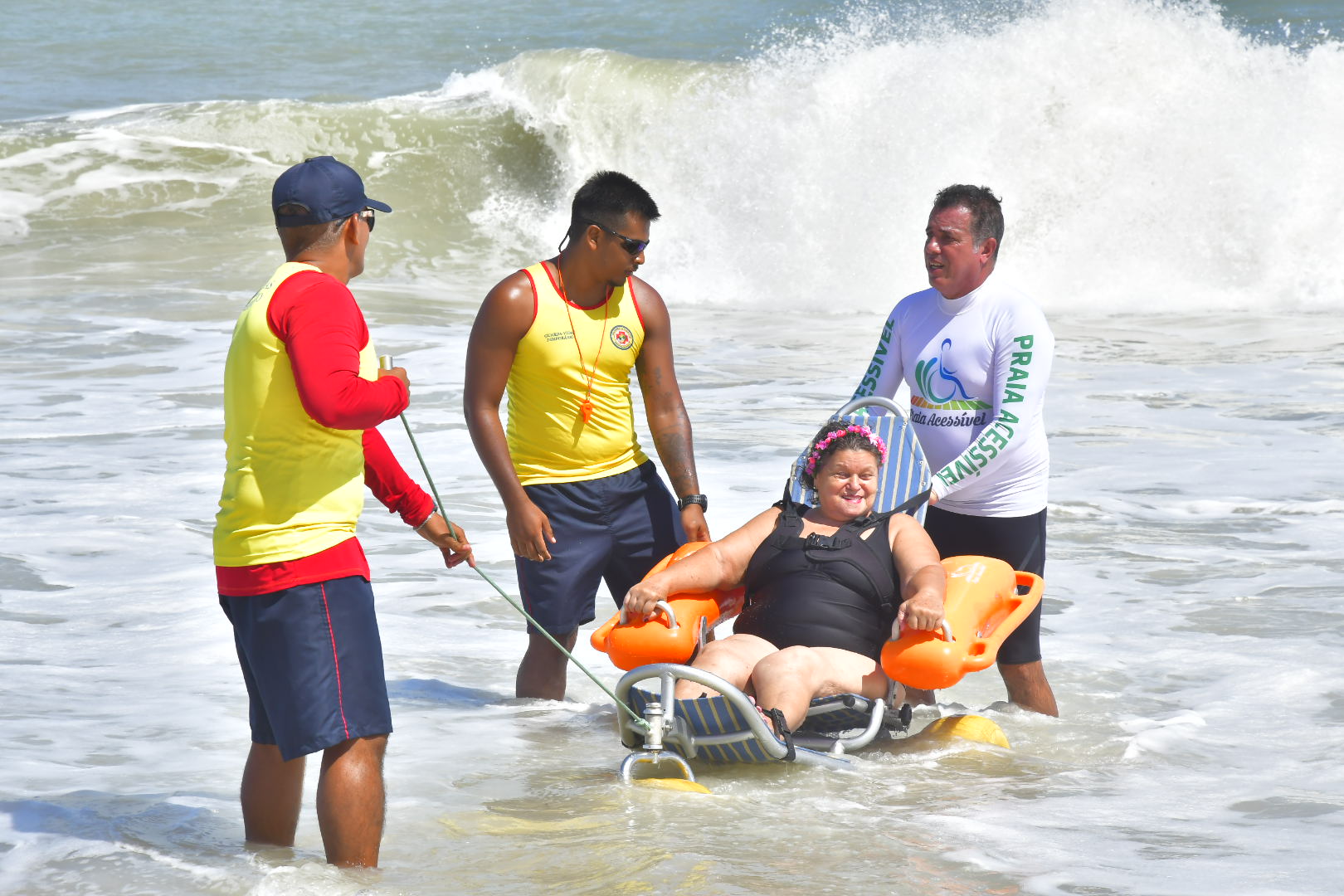 Estação do Praia Acessível volta a funcionar na praia do Cumbuco