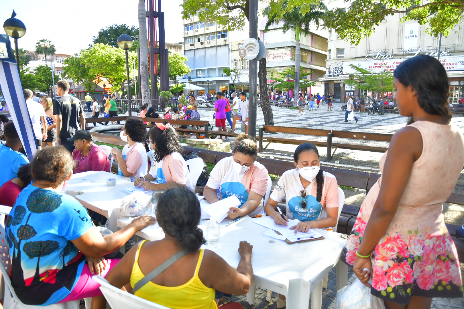 Estações Móveis de Política sobre Drogas atendem em pontos do pré-carnaval de Fortaleza