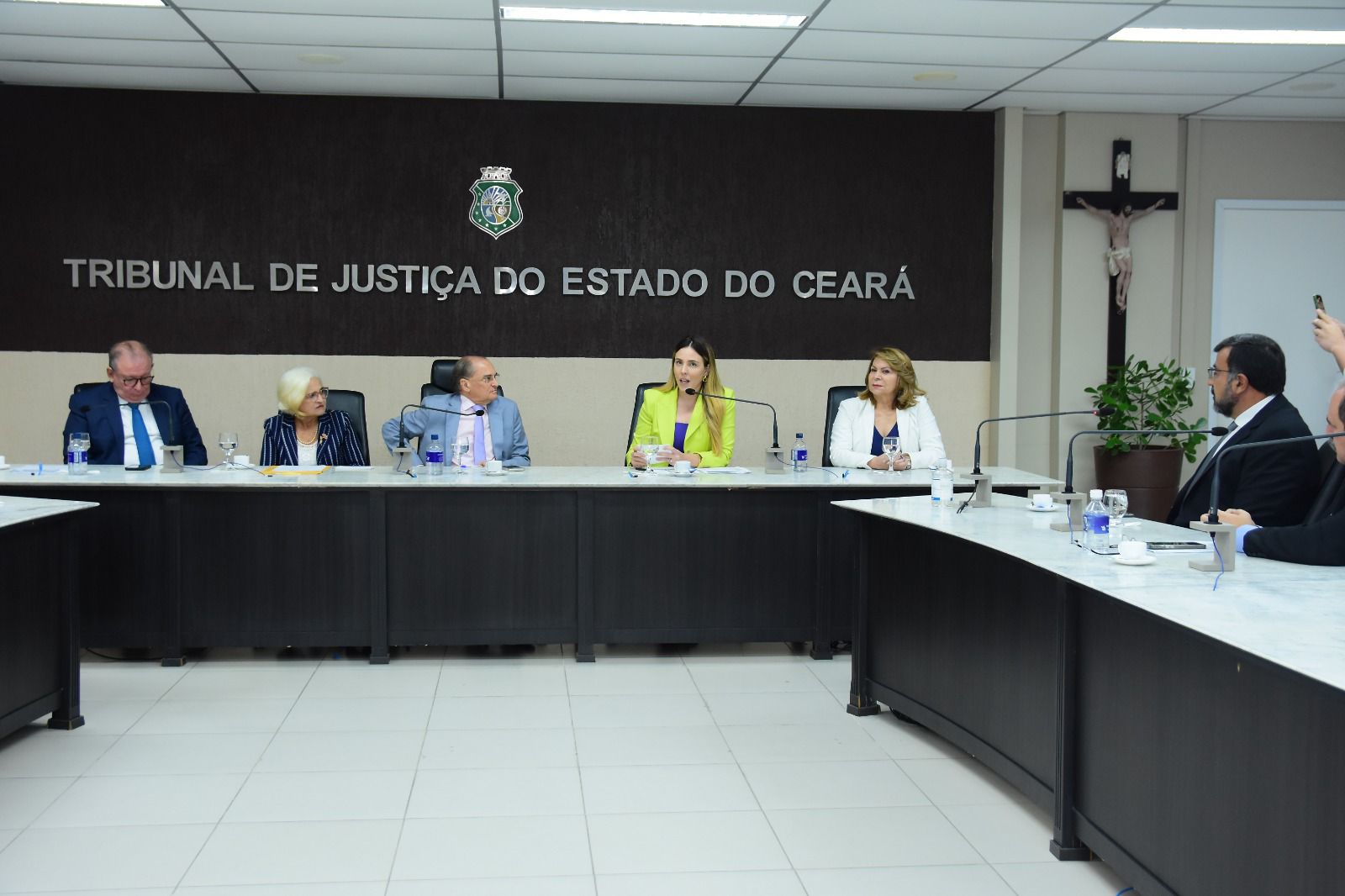 Mulheres vítimas de violência doméstica terão acesso a cursos profissionalizantes