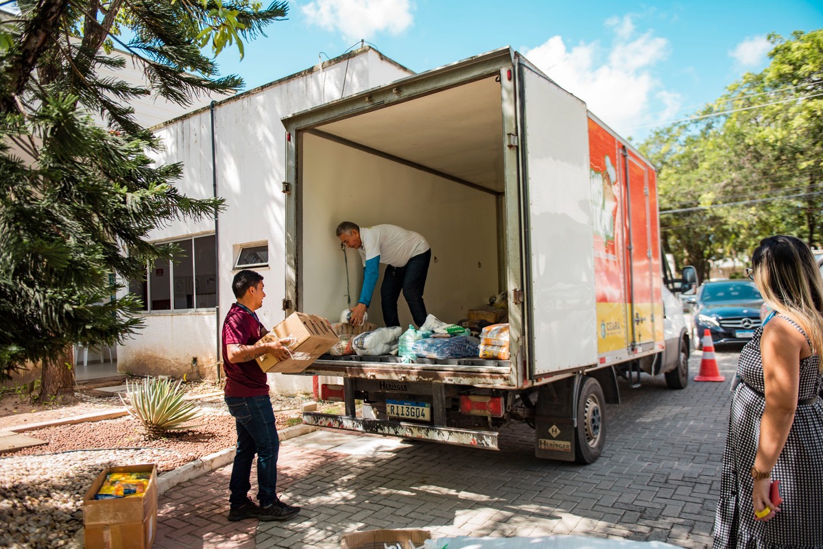 Cagece doa 1,5 tonelada de alimentos para programa Mais Nutrição