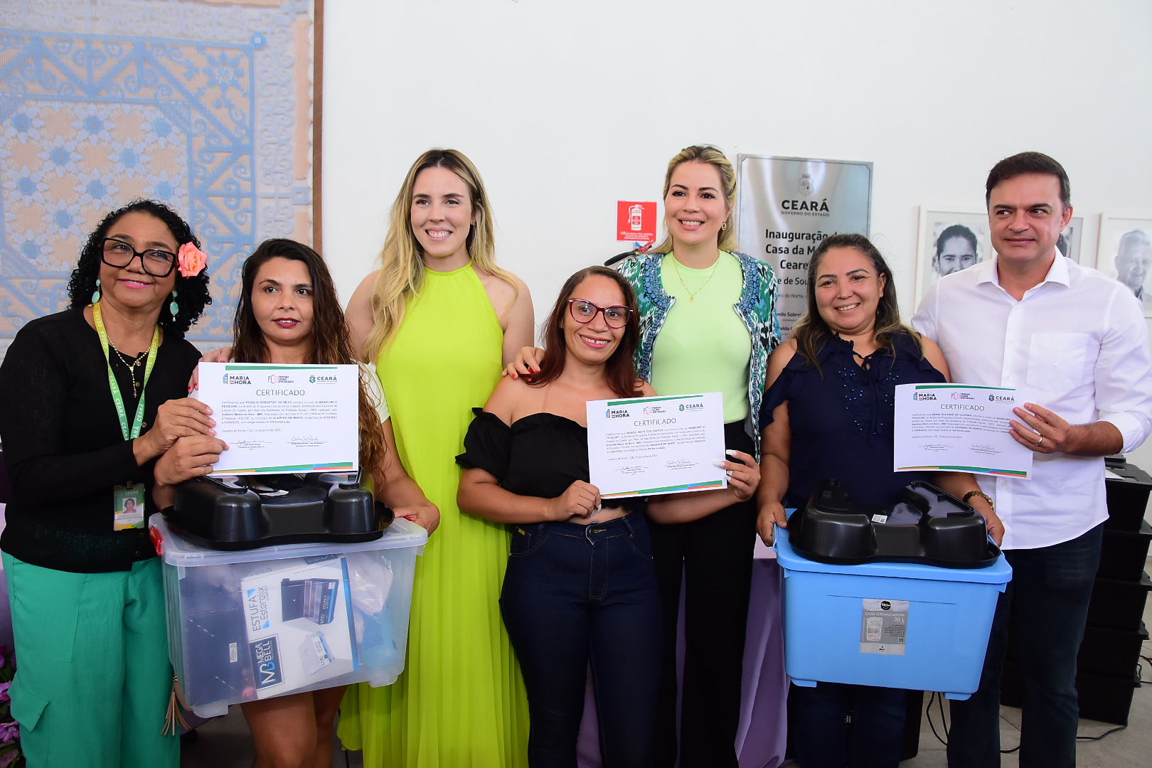 Assistidas da Casa da Mulher Cearense do Cariri recebem qualificação profissional e instrumentais de trabalho 