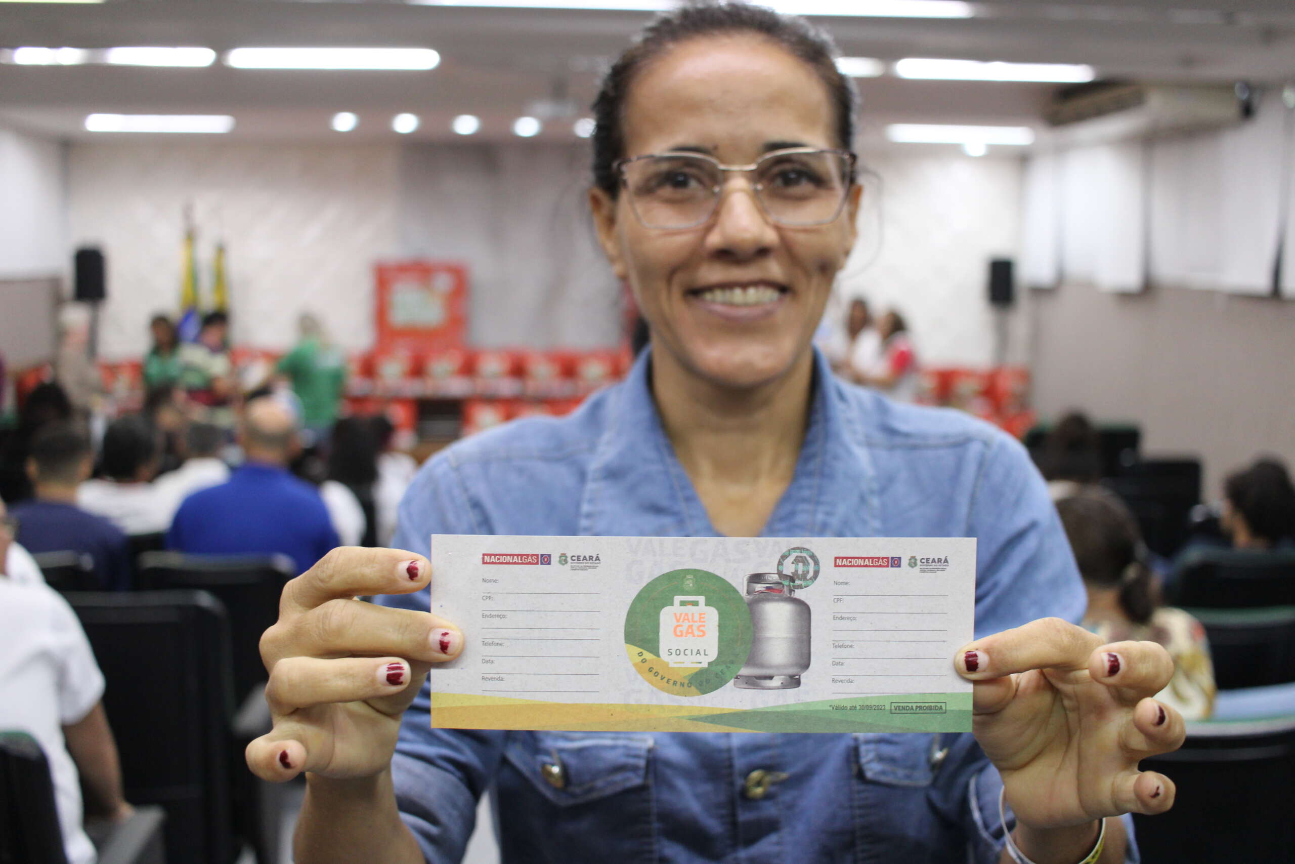 Governo do Ceará entrega terceiro lote do ano do Vale Gás Social