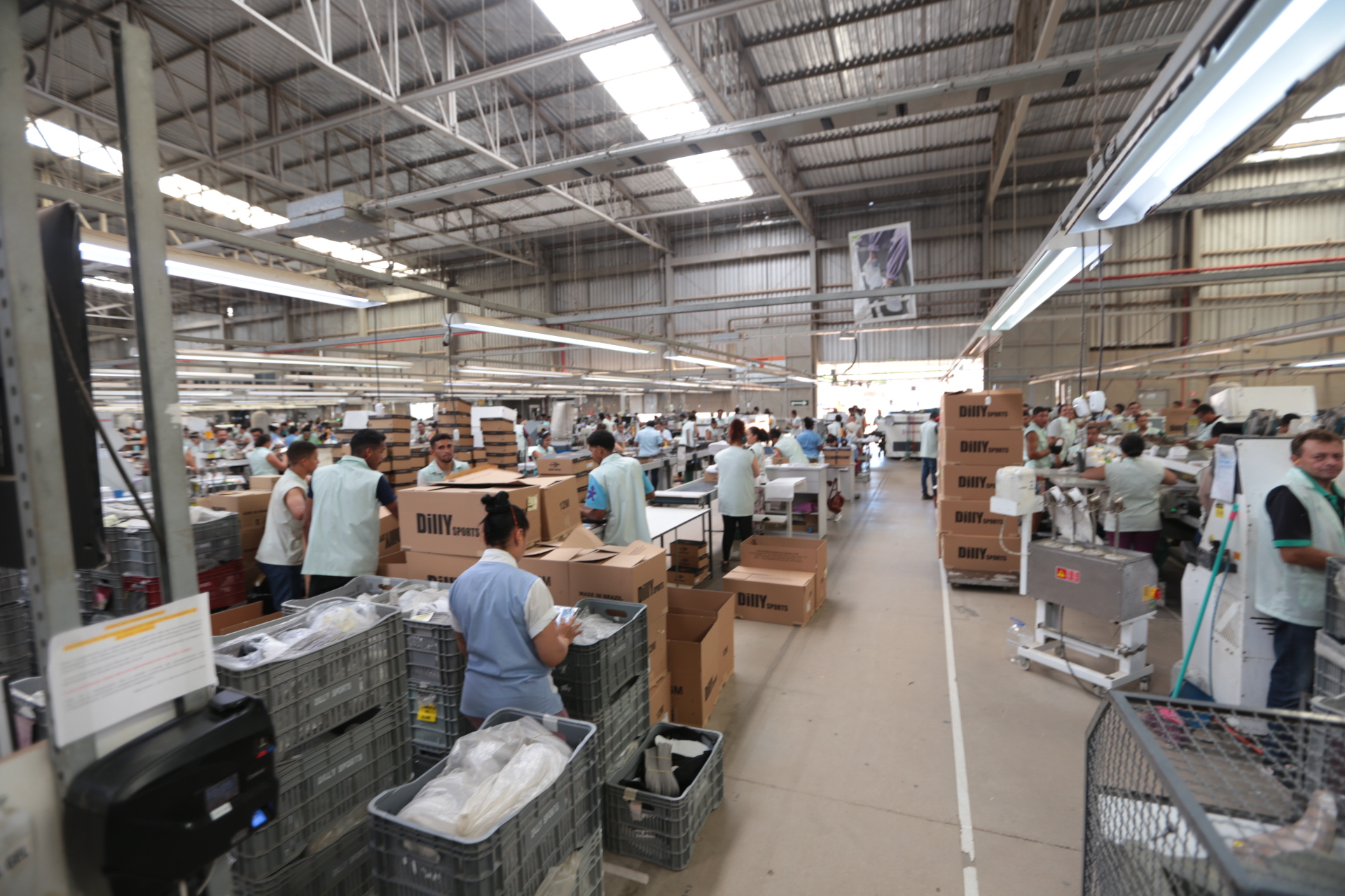 Parceria entre SPS e fábrica de tênis emprega mais jovens do Primeiro Passo, em Brejo Santo