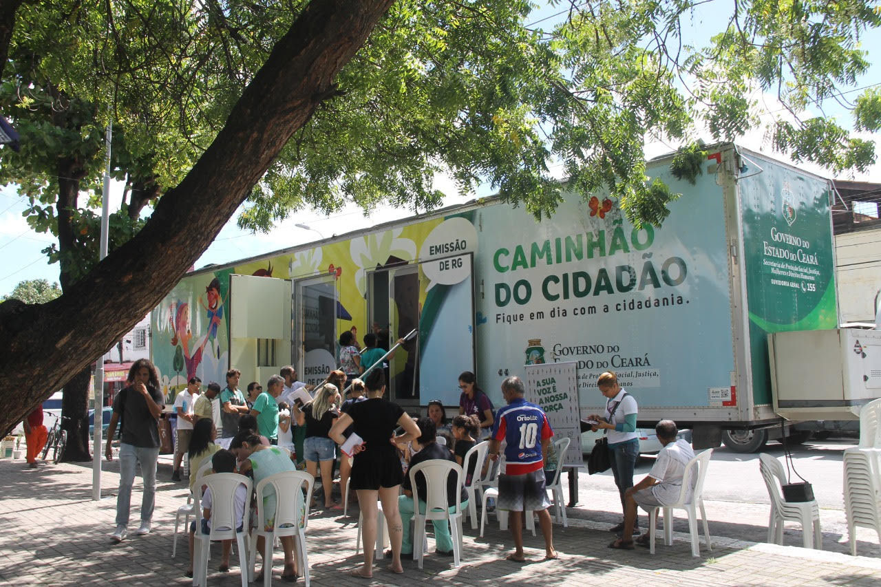 Caminhão do Cidadão atenderá 12 comunidades de Fortaleza e quatro do Interior