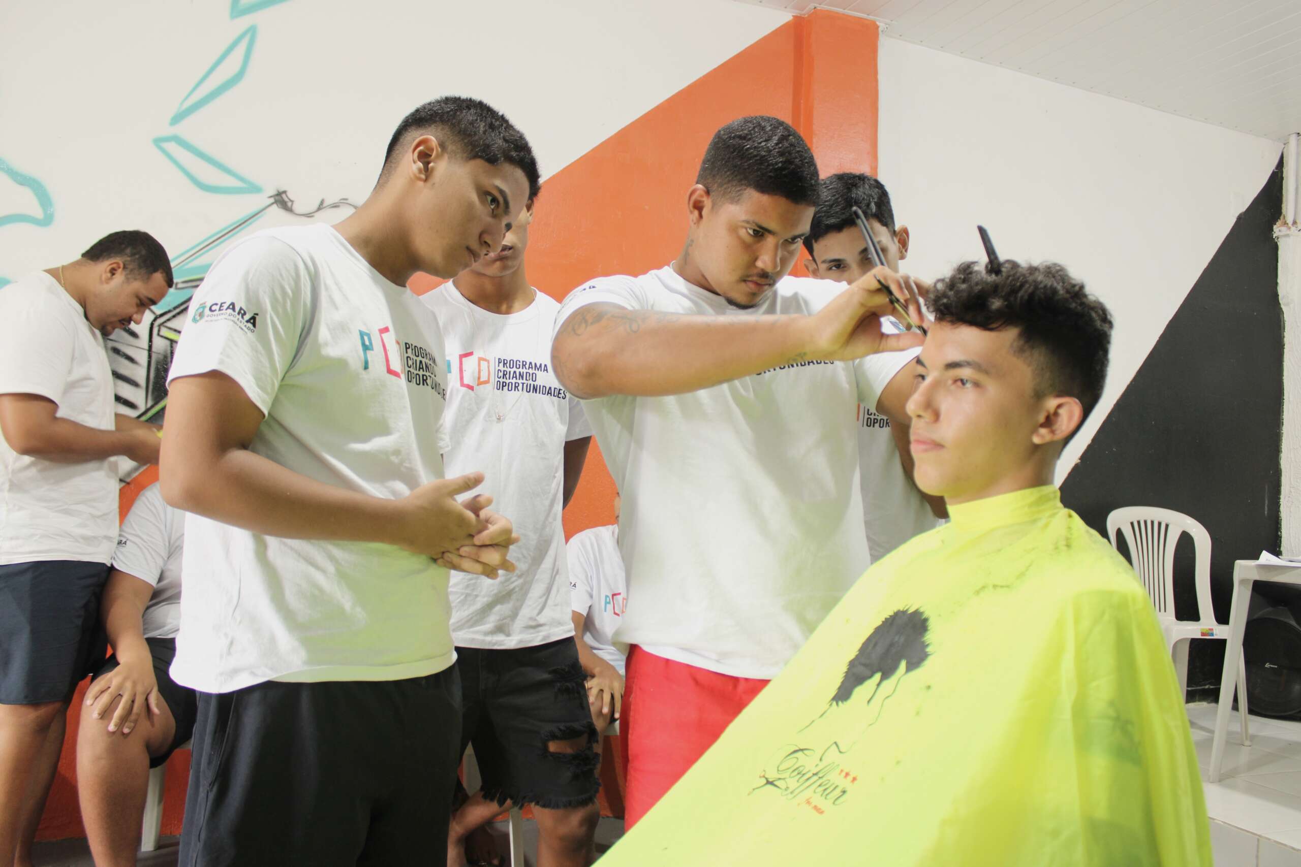 Mais de 130 jovens recebem certificados de qualificação profissional, no Crato