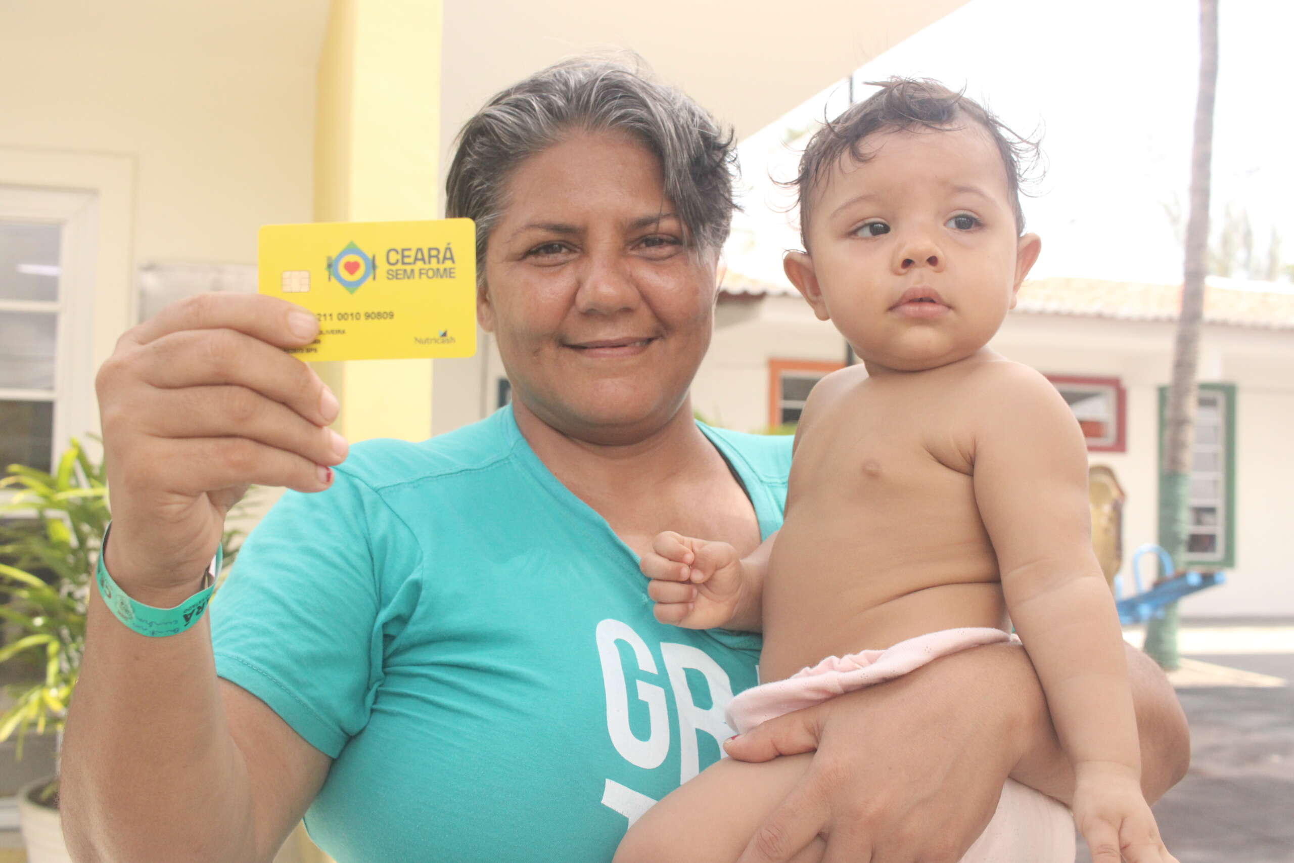 Mais de seis mil famílias de Fortaleza estão recebendo Cartões do Ceará sem Fome