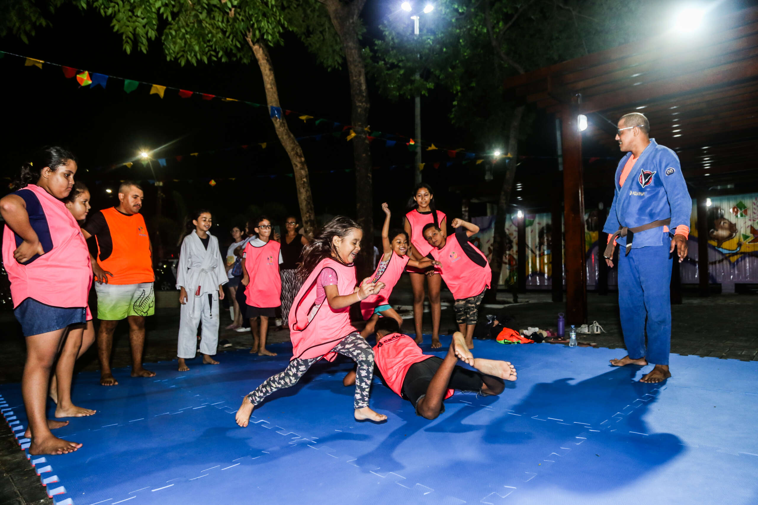Praça Mais Infância da Serrinha inaugura aulas de dança e esporte para a comunidade