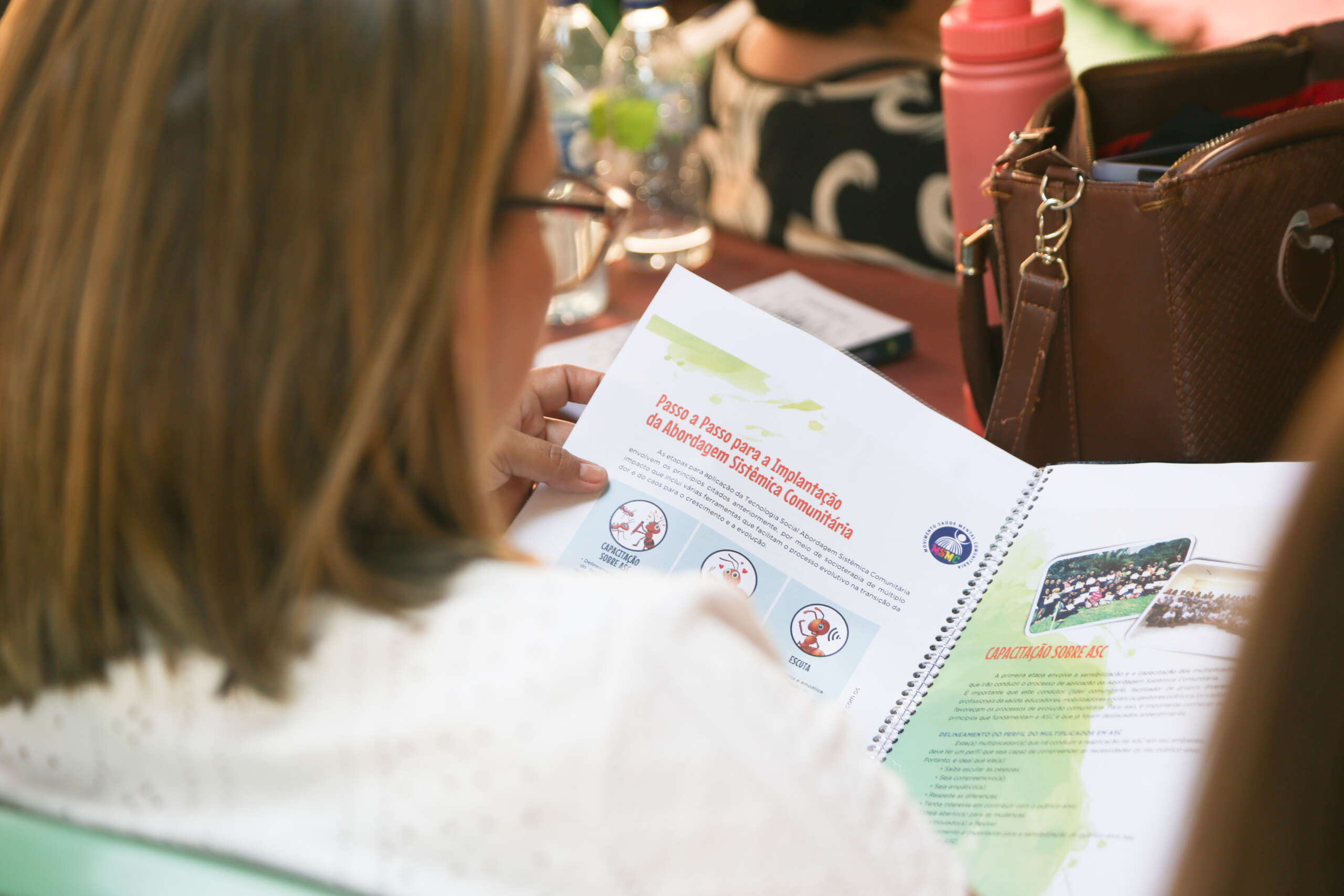 Formação em Abordagem Sistêmica Comunitária fortalece profissionais no acolhimento de dependentes químicos