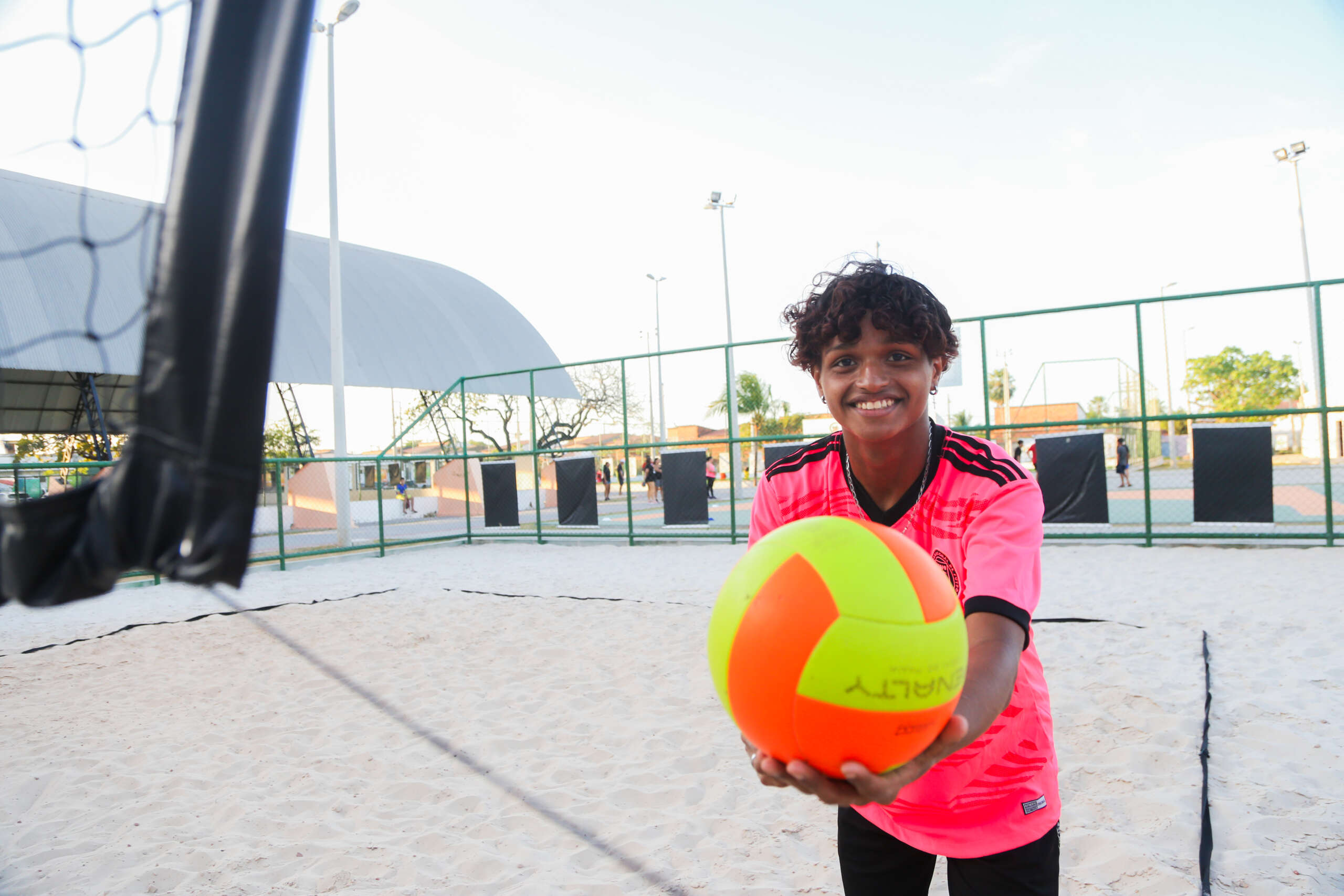 Esporte, cultura e diversão guiam as semanas na Vila Social do Canindezinho