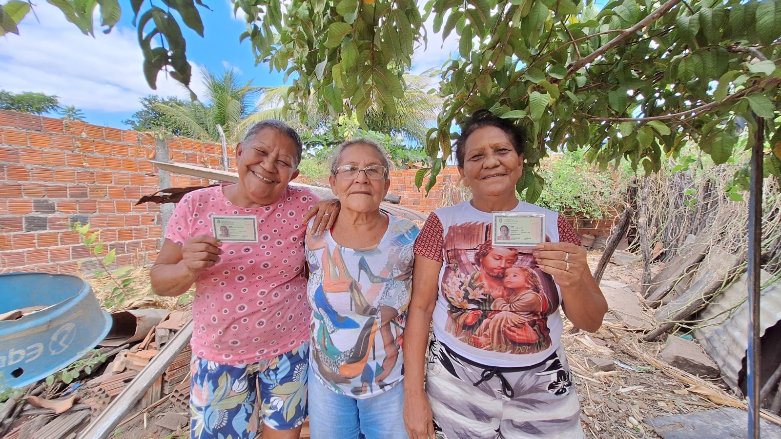 As“Marias do Rio”, três irmãs louceiras do Cariri, celebram o reconhecimento como artesãs