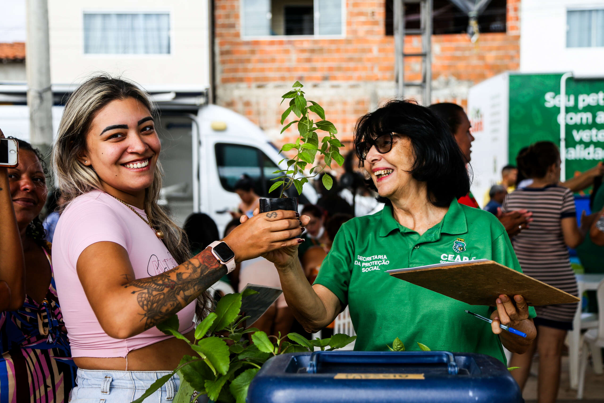 Acolher leva serviços gratuitos à comunidade do Floresta
