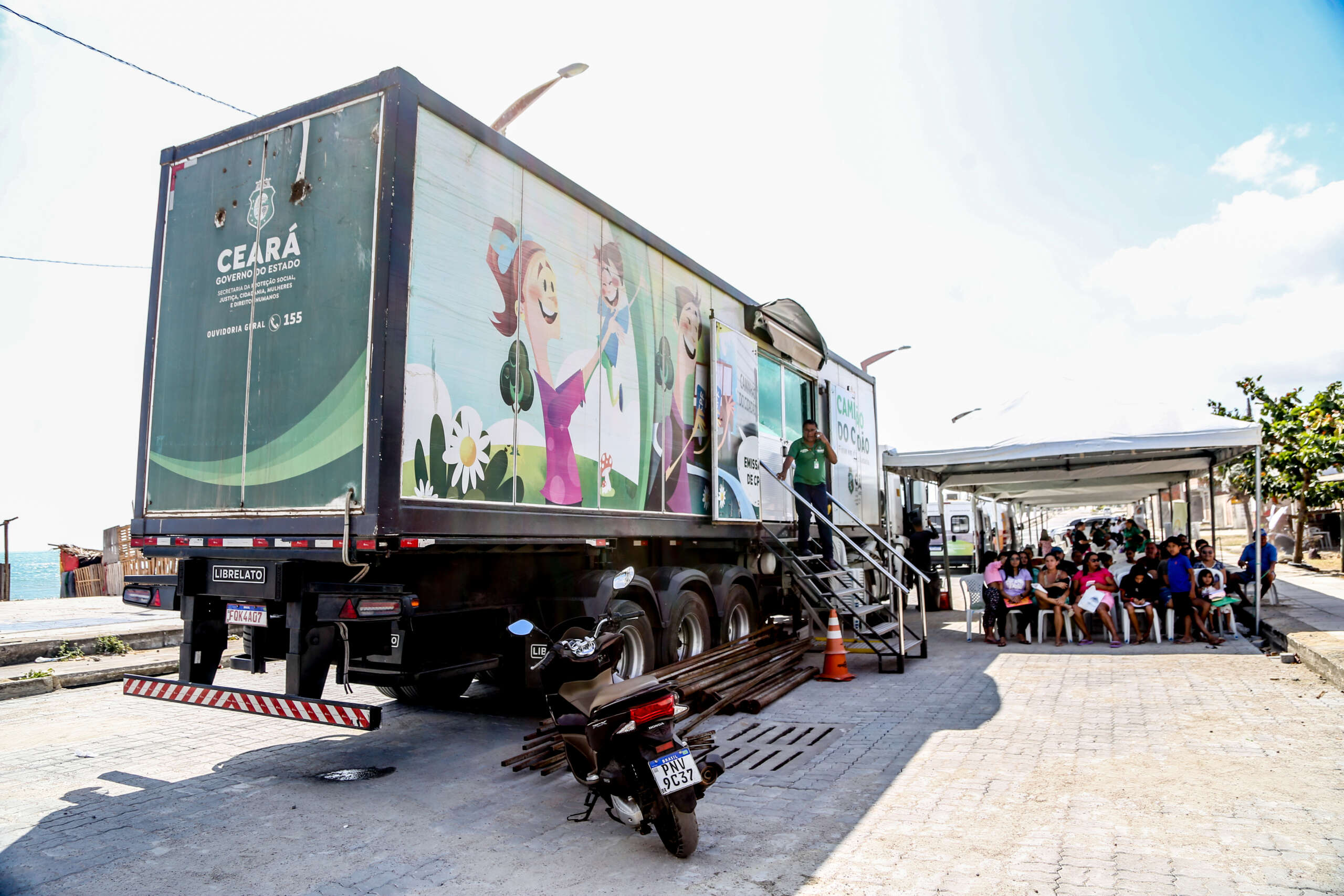 Caminhão do Cidadão realiza atendimentos em Milhã, Icapuí e Iguatu