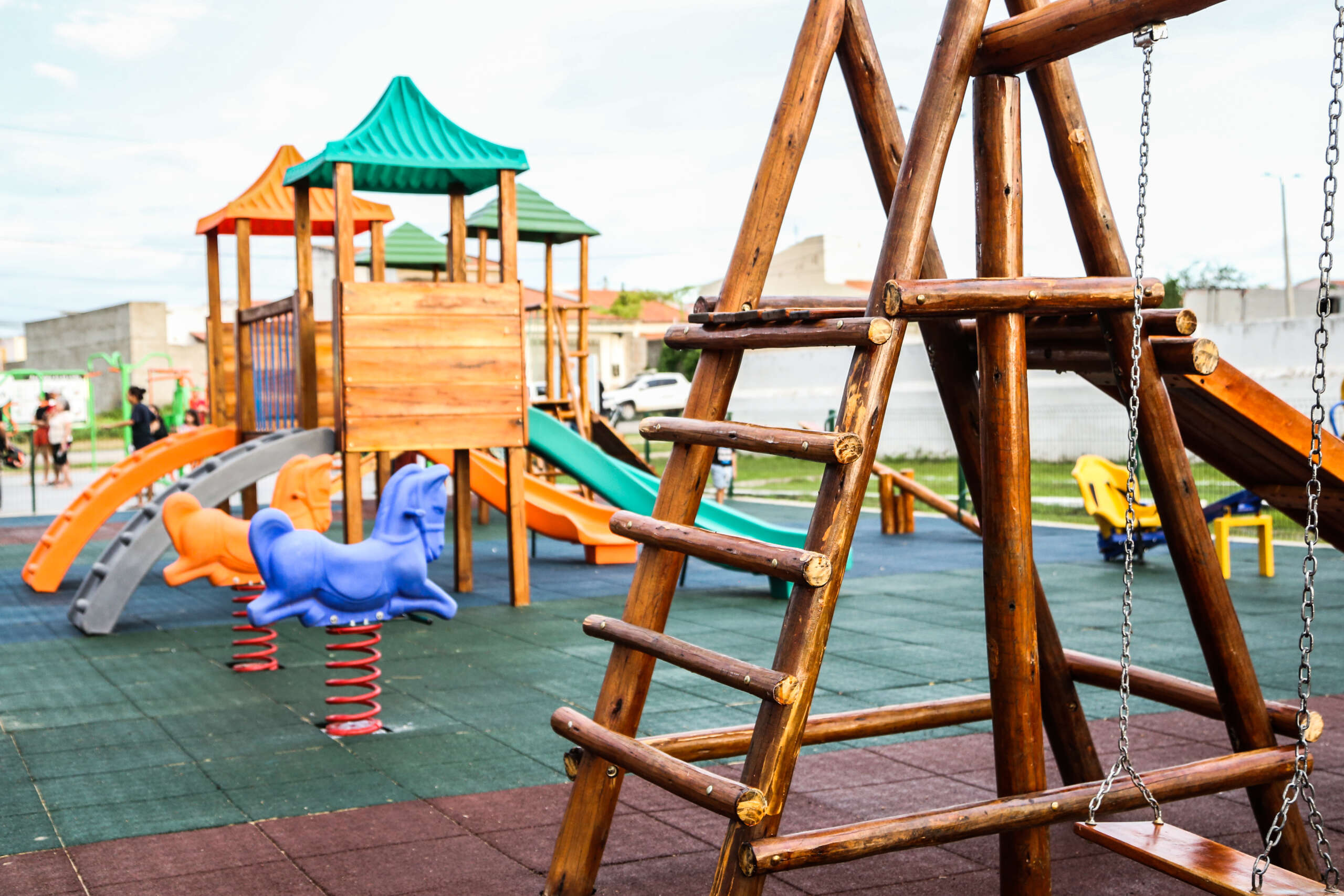 Governo do Ceará inaugura segunda brinquedopraça de Tabuleiro do Norte