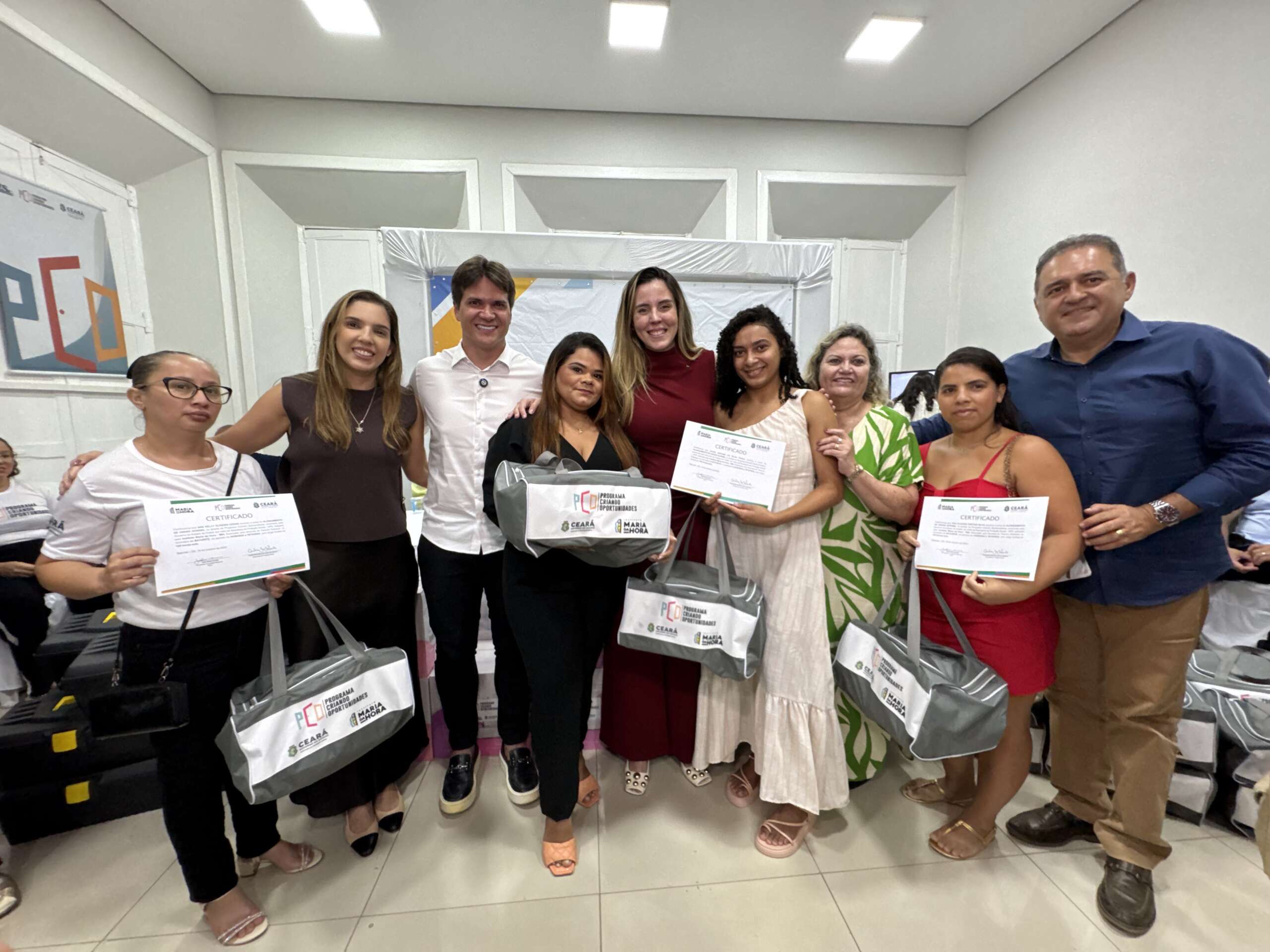 Mais de cem jovens e adultos recebem certificados e ampliam perspectivas profissionais, em Baturité