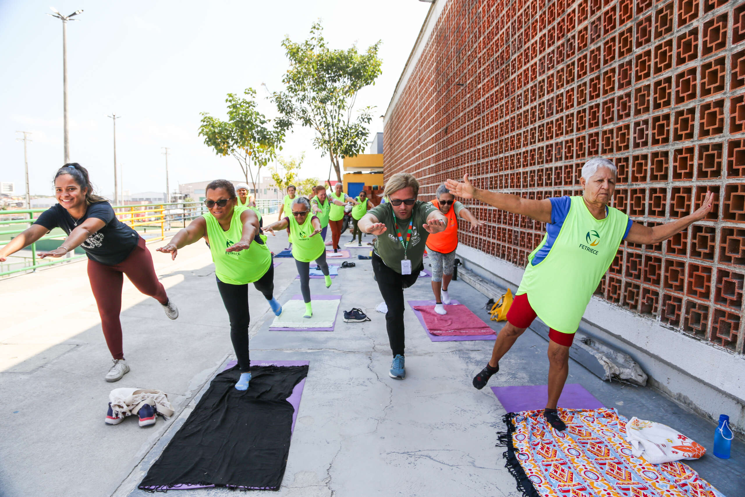Histórias que se alongam: pilates gratuito transforma  rotina de frequentadores do Parque Aloísio Lorscheider