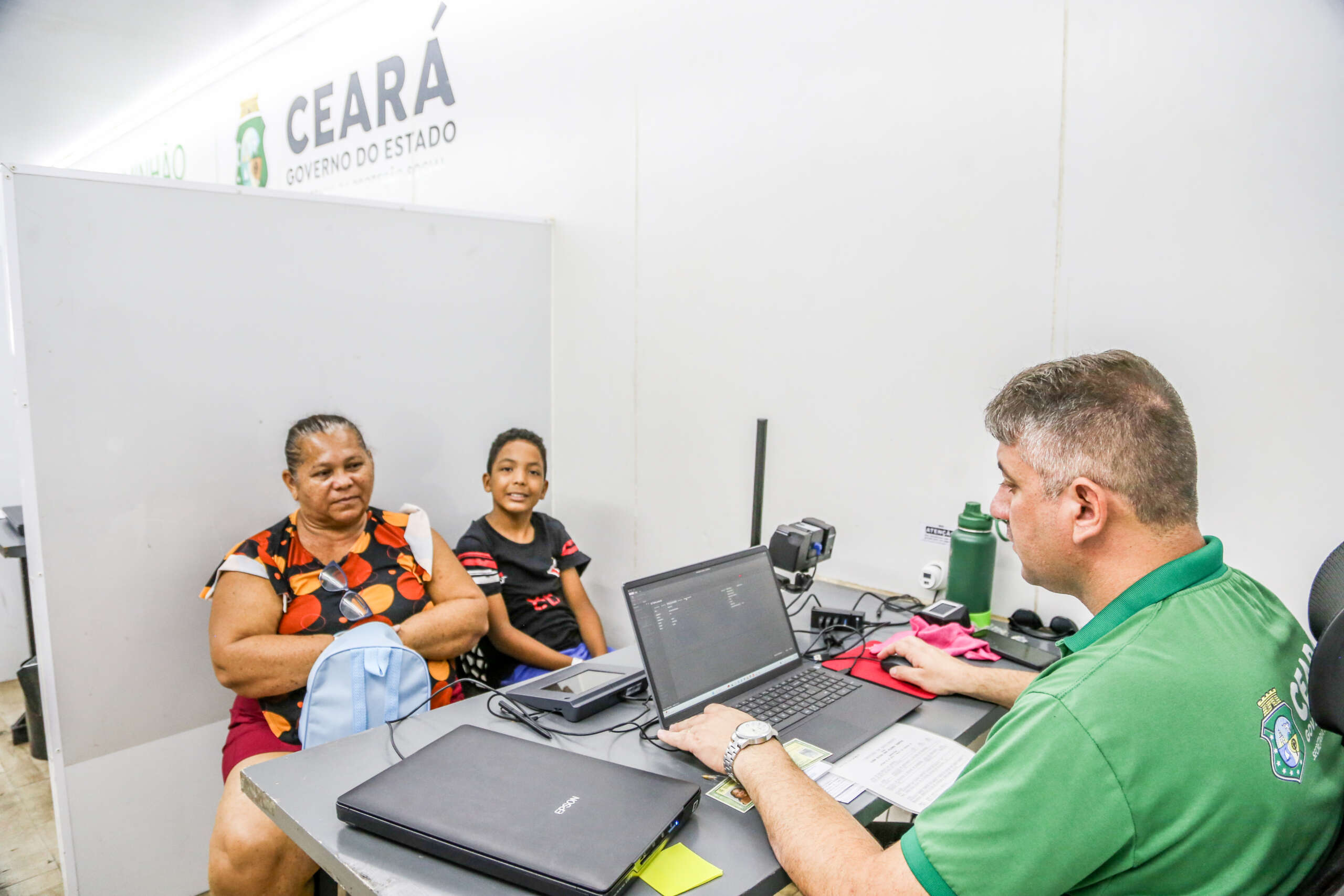 Caminhão do Cidadão encerra atendimentos de 2025 com ações em Fortaleza e no interior do Ceará