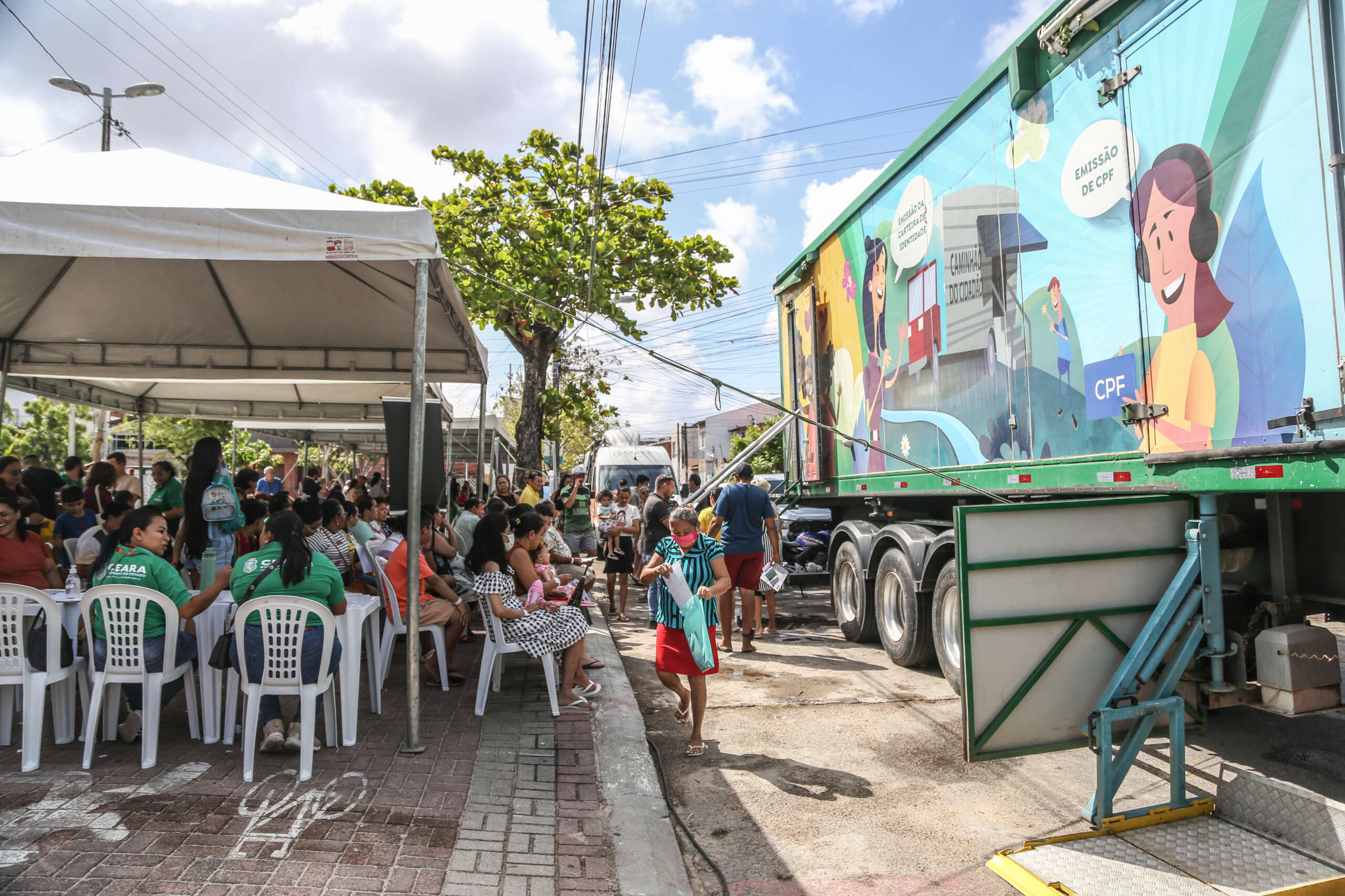 Caminhão do Cidadão atende população de Fortaleza, Caucaia, Palhano, Missão Velha e Sobral