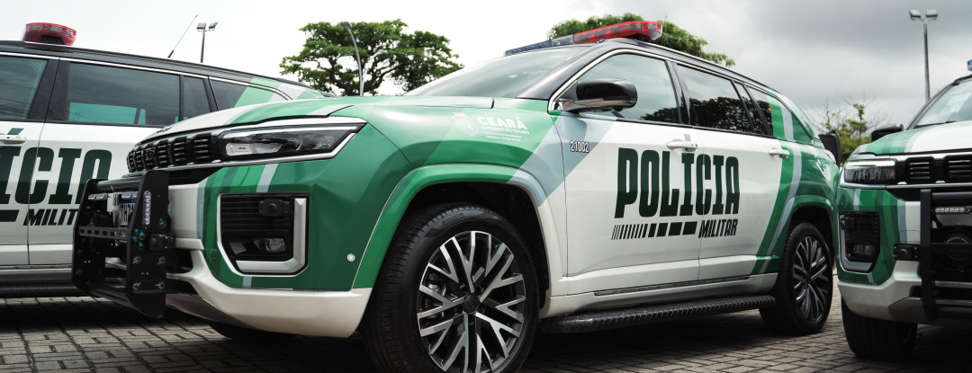 PMCE prende chefe de grupo criminoso em posse de pistola, munições e drogas em Caucaia 