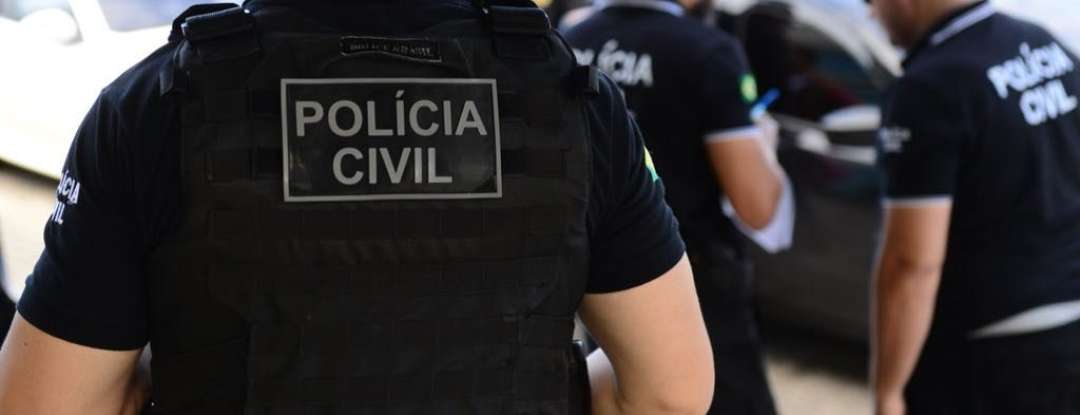 Investigado por integrar grupo criminoso e se exibir na internet com armas é capturado pela PCCE na Barra do Ceará