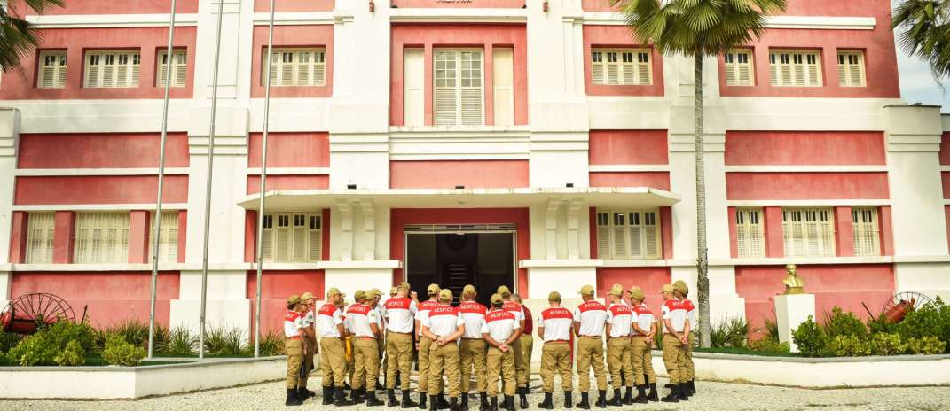 Aesp promove visita de cadetes do CFO ao Museu do CBMCE