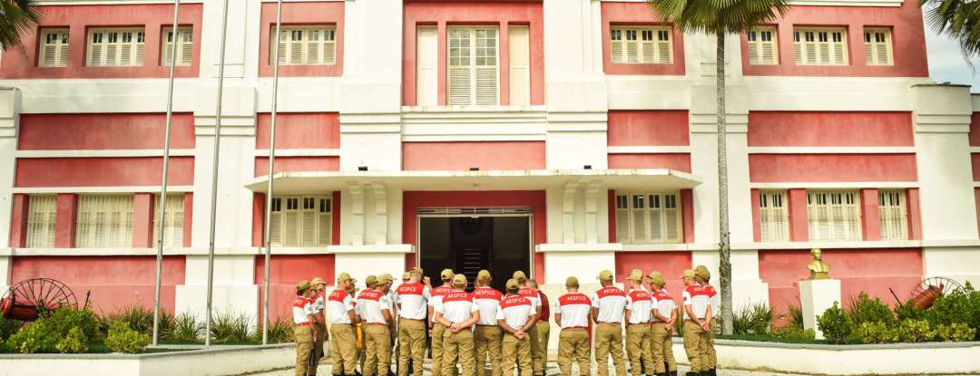 Aesp promove visita de cadetes do CFO ao Museu do CBMCE