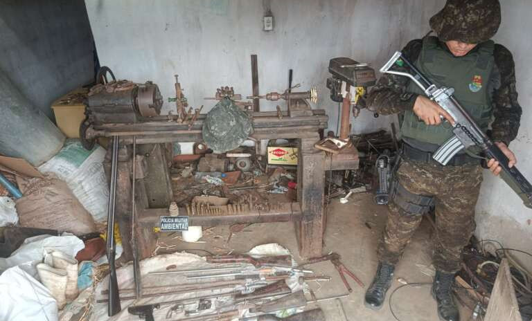 PMCE desarticula oficina clandestina de armas e prende suspeito em Mombaça