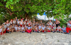 Alunos do Colégio do Corpo de Bombeiros aprendem sobre sustentabilidade na Praia da Leste-Oeste
