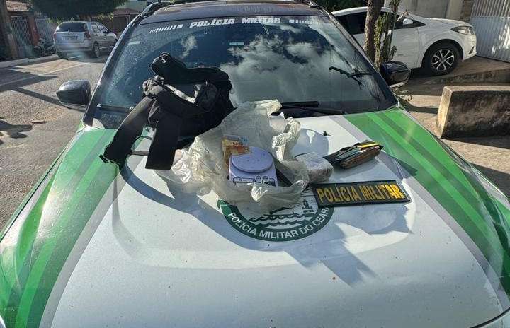 PMCE captura homem suspeito por tráfico de drogas e apreende entorpecentes em Assaré