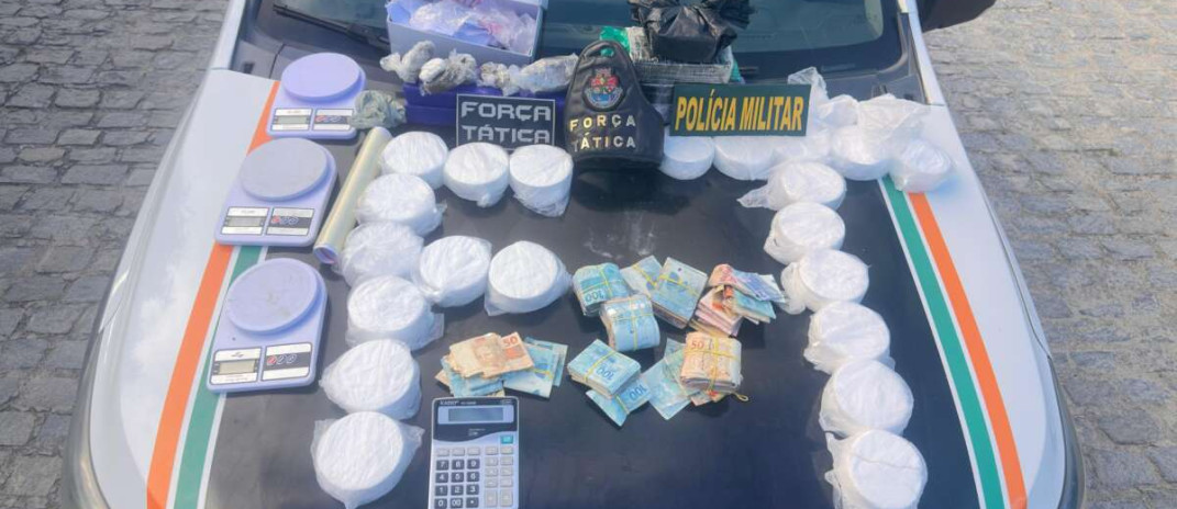 PMCE prende suspeito e apreende quase 17 kg de drogas em Iguatu