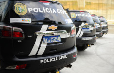 PCCE prende em flagrante suspeito de tráfico de drogas e apreende entorpecentes na Sabiaguaba