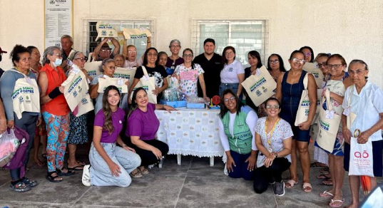 Codes/SSPDS realiza ação do Junho Violeta e orienta idosos sobre prevenção à violência em Fortaleza