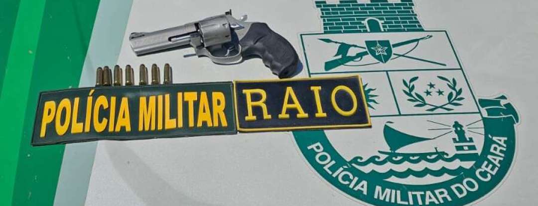 Polícia Militar prende homem armado após denúncia de ameaças em Jaguaruana